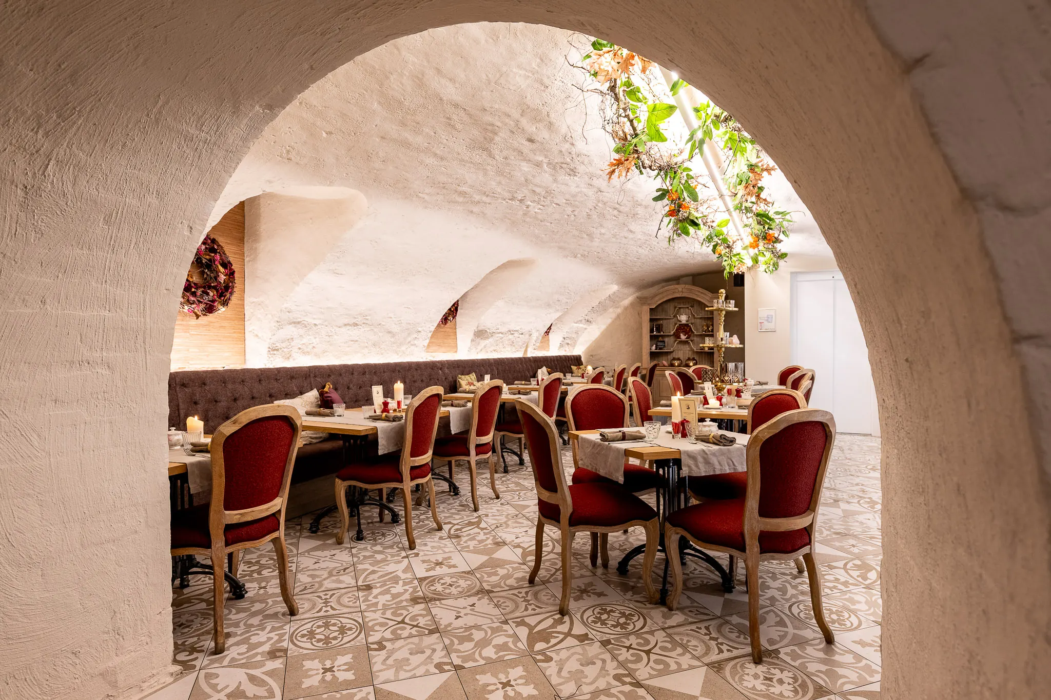 the breakfast room of Hotel de Castillion