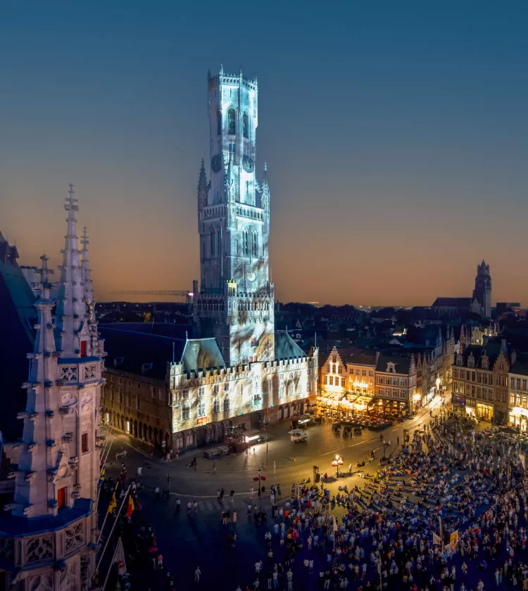 Lightshow marketsquare Bruges